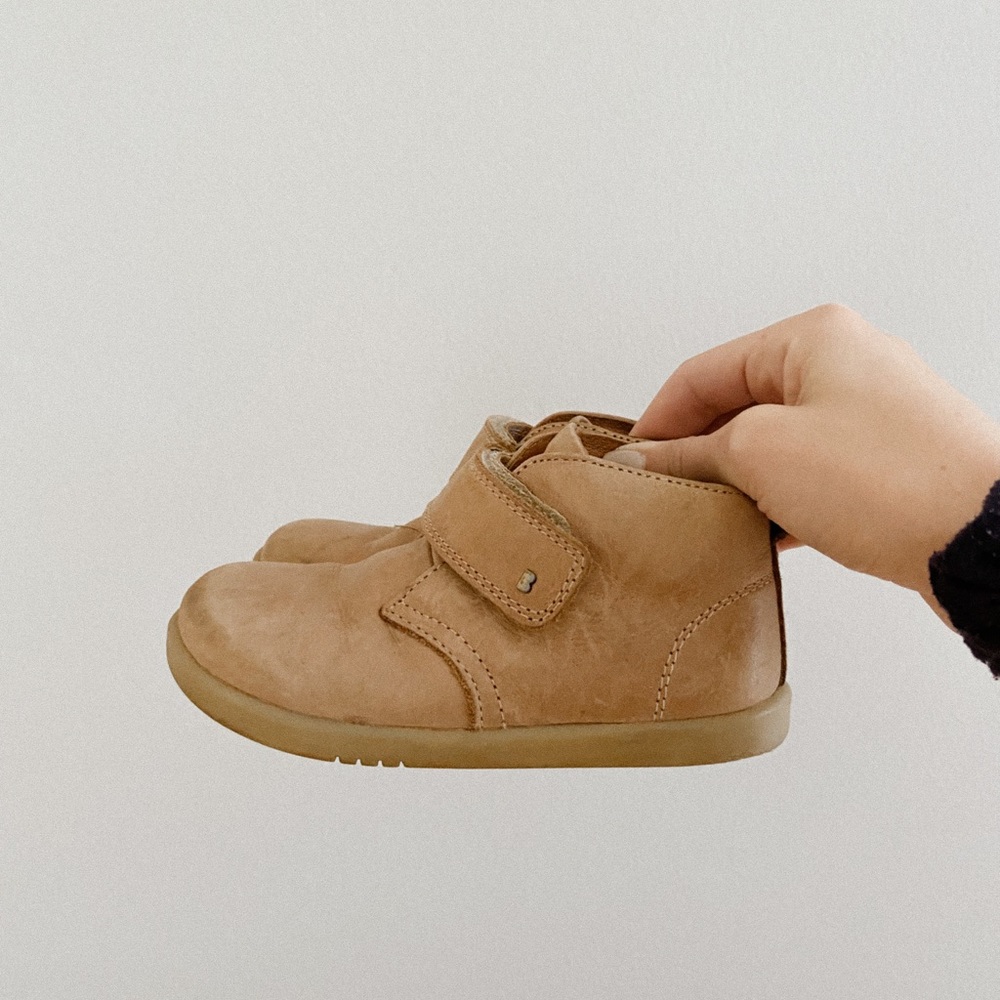 Toddler Bobux boots in caramel color size 25 EU / 8.5 US